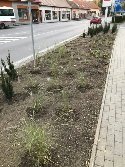 Realizácia záhrady, Vráble 21